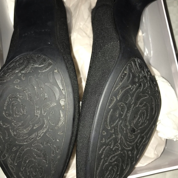 Woman’s heels - Picture 2 of 6